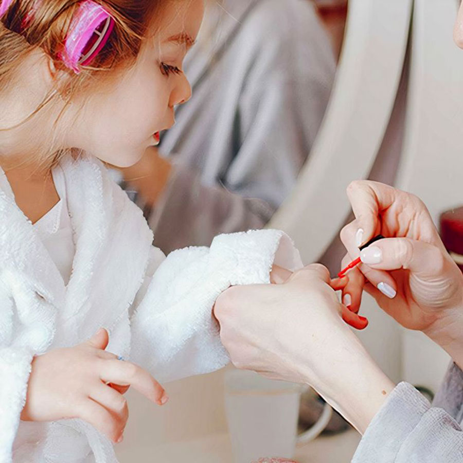 HAPPY NAILS & SPA